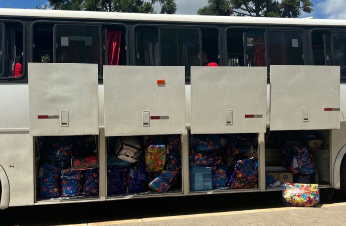 Abordagem da Receita Federal resulta na apreensão de dois ônibus de turismo e tem mercadorias avaliadas em R$ 300.000,00