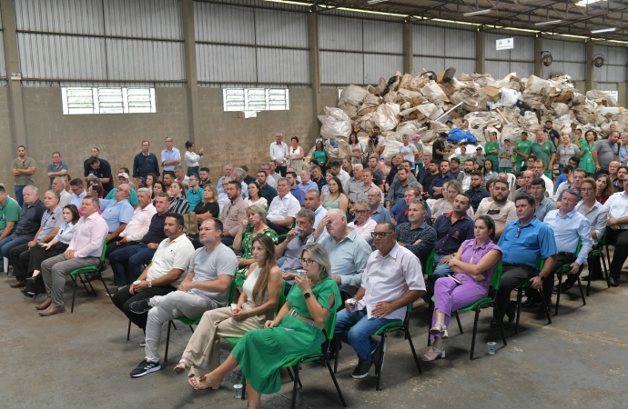 Acaresti recebe a visita de autoridades de 50 municípios paranaenses