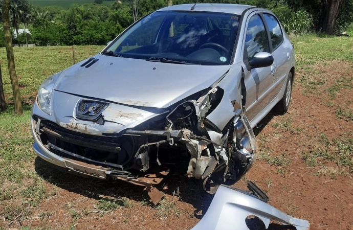 Acidente deixa condutores feridos na PR 488, entre Diamante do Oeste e Vera Cruz