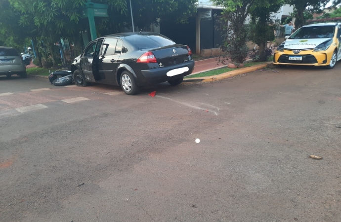 Acidente entre carro e moto deixa um ferido grave na PR-317