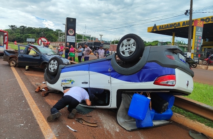 Video: Acidente entre duas Fiat Strada compromete tráfego na BR-277 em São Miguel do Iguaçu