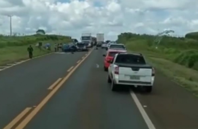 Acidente envolve seis veículos na BR-277, em Guarapuava; uma pessoa morreu