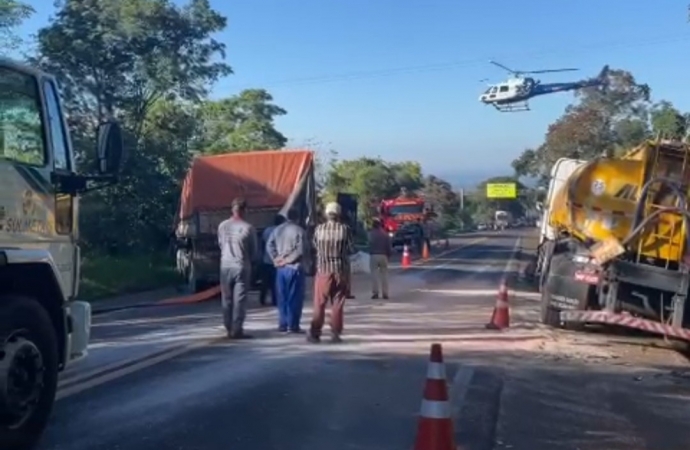 Acidente envolvendo automóvel e dois caminhões interdita temporariamente a BR 277 nesta sexta (28)