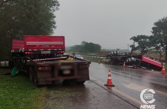 Acidente envolvendo carreta é registrado na BR-277 em São Miguel do Iguaçu