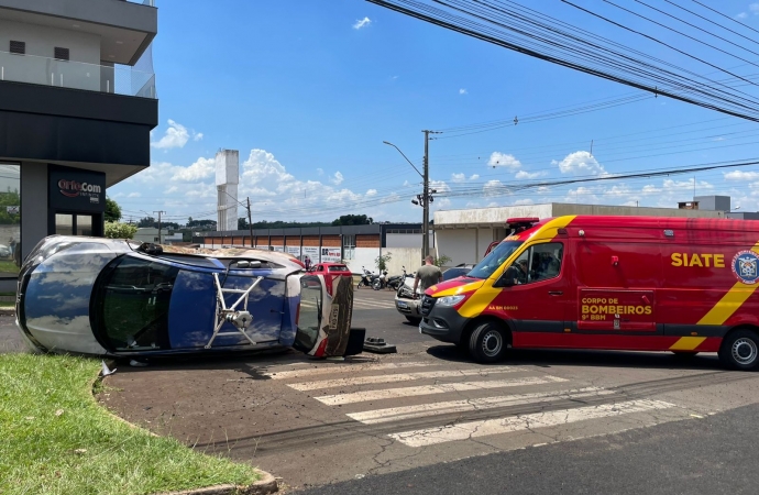 Acidente envolvendo veículo do Google no Centro de Medianeira