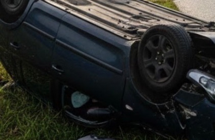 Acidente na BR-277 em Céu Azul deixa dois feridos após colisão e capotamento