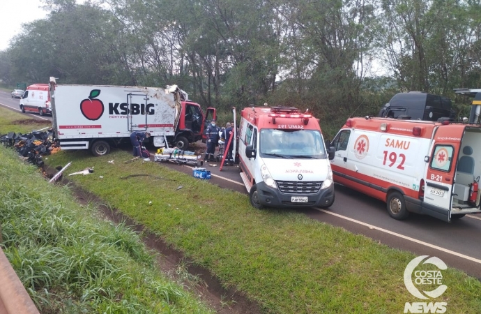 Acidente na BR277 envolve Caminhão Furgão e Camionete S-10. Veículos ficaram destruídos