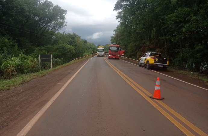 Acidente na PR-495 deixa uma ferida e causa interdição da rodovia