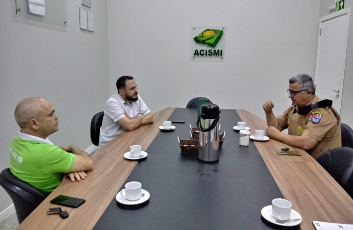 ACISMI recebe visita do Comandante da Polícia Militar de São Miguel