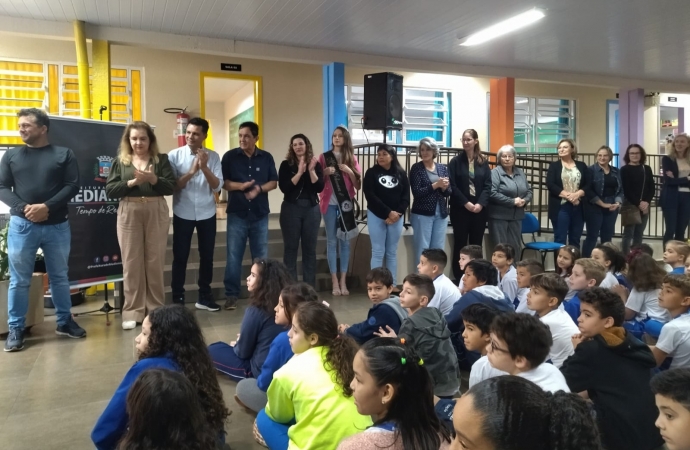 Administração de Medianeira entrega melhorias na Escola Ângelo Darolt