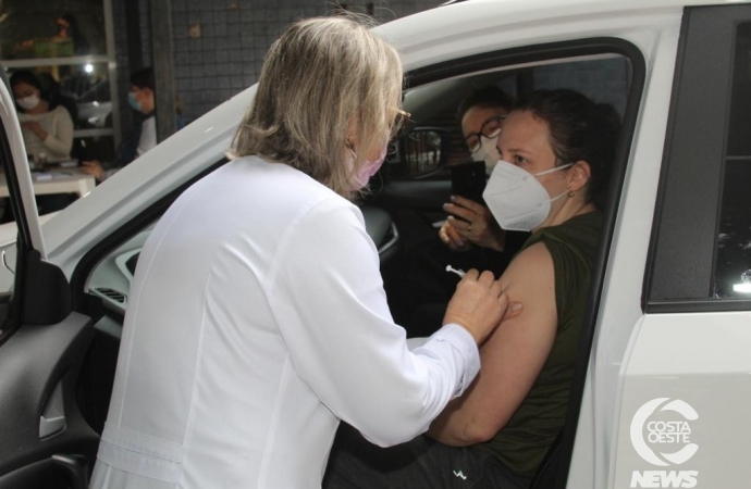 Adolescentes são imunizados hoje em Santa Helena; 3ª dose também será aplicada ao público geral