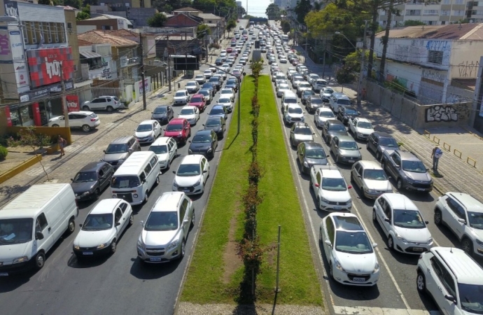 Alerta para placas com final 8, 9 e 0: calendário do licenciamento de 2026 está perto da conclusão