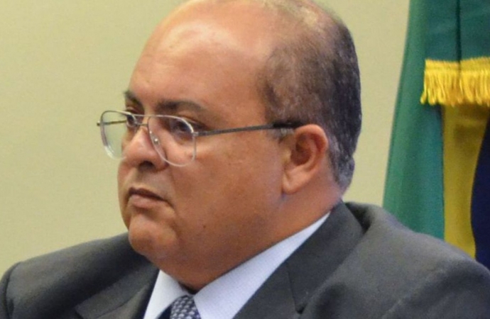 Alexandre de Moraes afasta governador do Distrito Federal por 90 dias