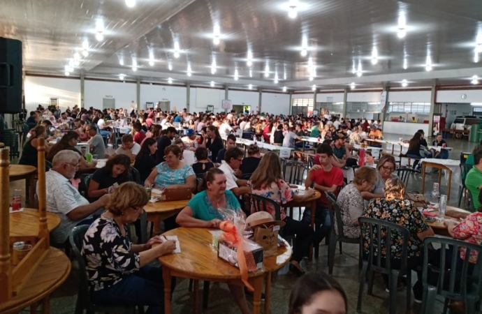 Almoço dos 46 da ACISMI e do trabalhador reuniu mais de 500 pessoas no Salão Paroquial