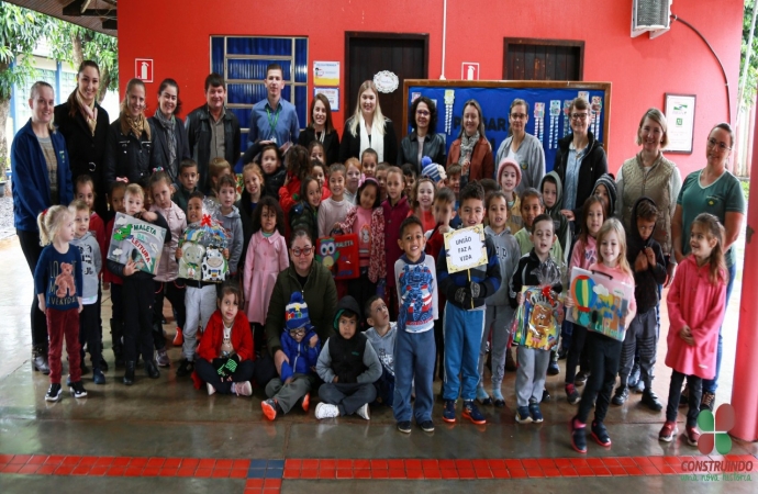 Alunos da Escola Renascer de Missal participam do Projeto Maleta de Leitura