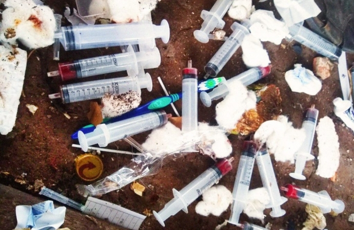 AMAR denuncia descarte irregular de materiais hospitalares no lixo reciclável