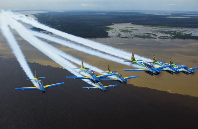 Aniversário da Itaipu terá Esquadrilha da Fumaça, homenagens e arte