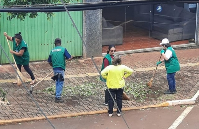 Após temporal, secretaria de Meio Ambiente de São Miguel do Iguaçu realiza força-tarefa para limpeza de vias públicas