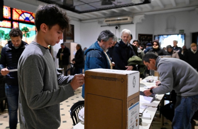 Argentinos vão às urnas neste domingo para escolha de presidente