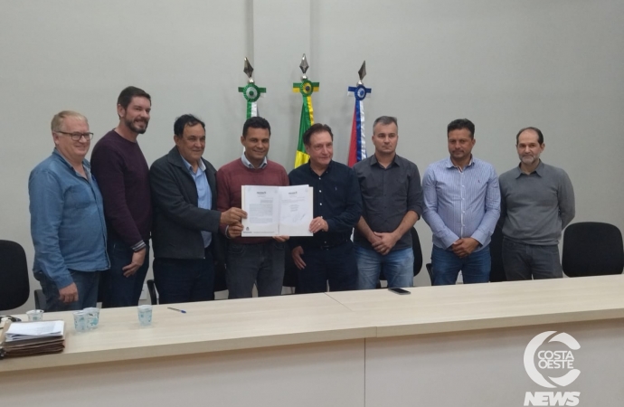 Assinado Convênio para recape asfáltico na comunidade de Linha Mineira