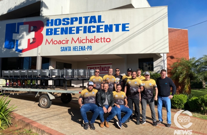 Associação de Motociclistas de Santa Helena repassa cadeiras ao Hospital Beneficente Moacir Micheletto