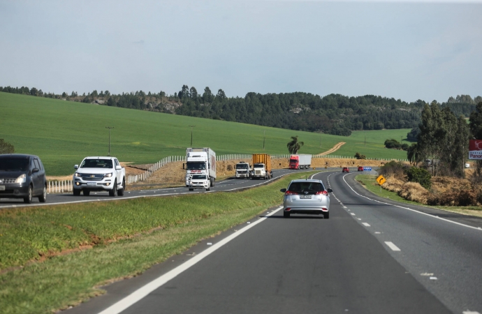 Atendimentos emergenciais nas rodovias do Paraná serão concentrados nos números 191, 193 e 198