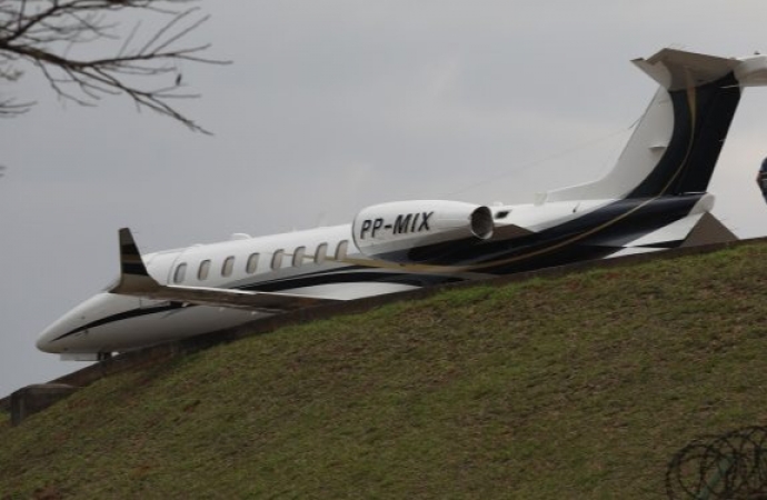 Avião com pneus estourados em Congonhas saiu de Foz do Iguaçu