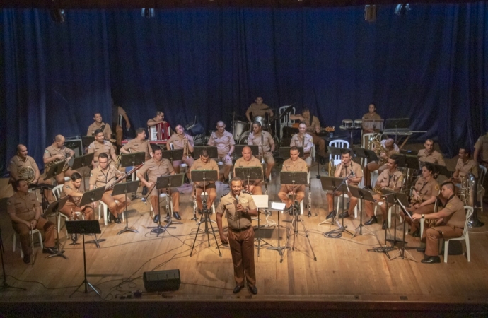 Banda da Polícia Militar do Paraná se apresenta em Medianeira