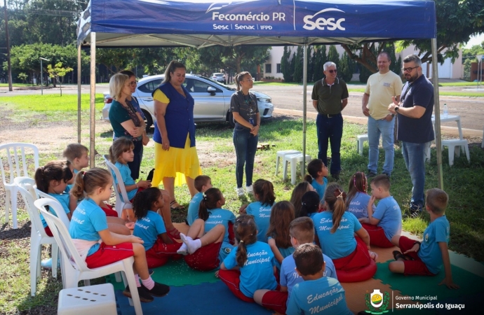 Biblioteca Móvel do Sesc atende alunos da rede municipal de ensino em Serranópolis do Iguaçu