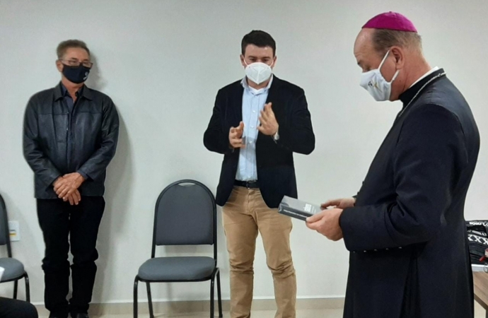 Bispo Dom Sérgio da Diocese de Foz do Iguaçu visita Cresol Costa Oeste