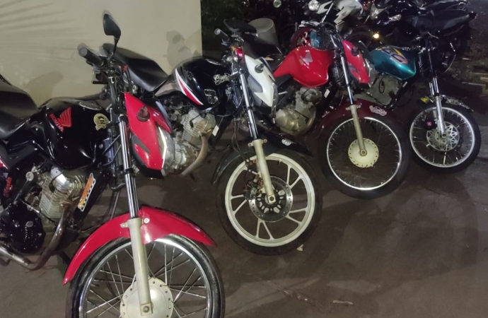 Blitz da PM apreende cinco motocicletas e prende homem por adulteração de chassi em Medianeira