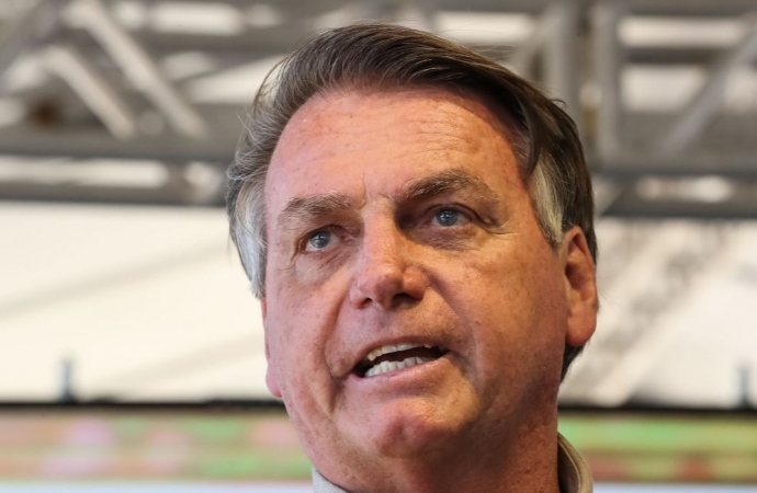 Bolsonaro diz que determinará redução da bandeira tarifária na luz