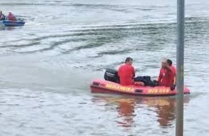 Bombeiros encontram jovem que se afogou na prainha de Santa Terezinha de Itaipu