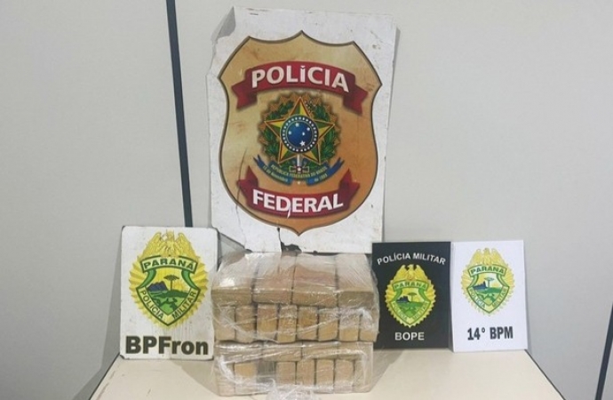 BPFron, 14 BPM, BOPE e PF apreendem droga em ônibus na cidade de Medianeira