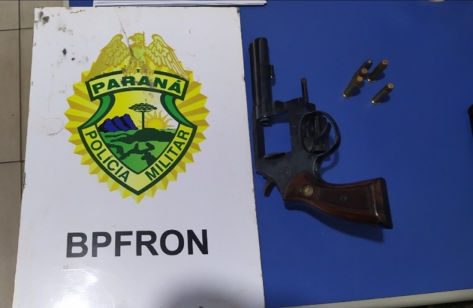 BPFRON apreende arma de fogo e munições em Santa Helena