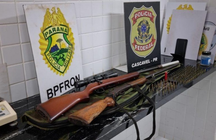 BPFron apreende espingardas e munições em região de contrabando