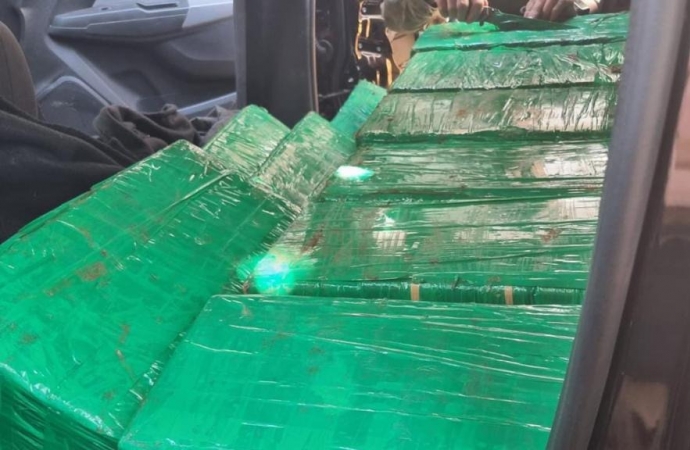 BPFRON apreende mais de 400kg de crack em Pato Bragado-PR