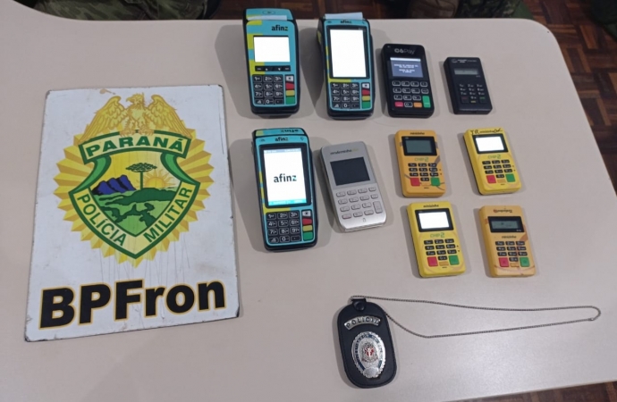 BPFRON apreende máquinas de cartão e distintivo da Polícia Civil em Medianeira