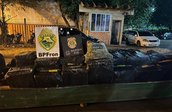 BPFRON, BOPE e Polícia Federal apreendem embarcação carregada com cigarros contrabandeados em Itaipulândia