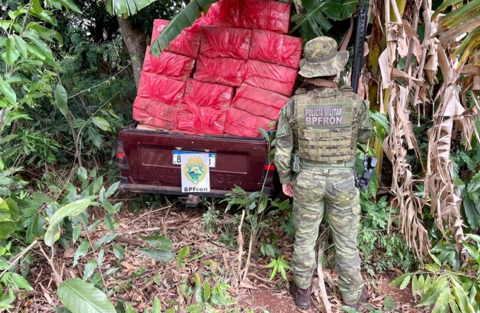 BPFRON e NEPOM/PF apreendem veículos e cigarros contrabandeados, em Guaira