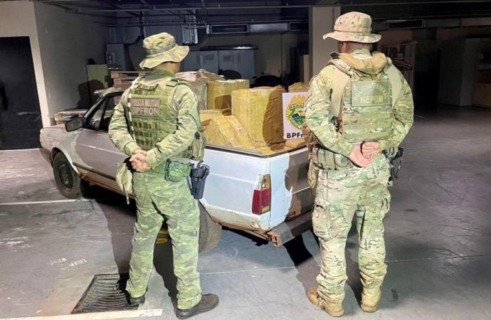BPFRON e NEPOM/PF realizam apreensão de 500kg de Maconha e recuperam veículo com alerta de furto, em Guaira