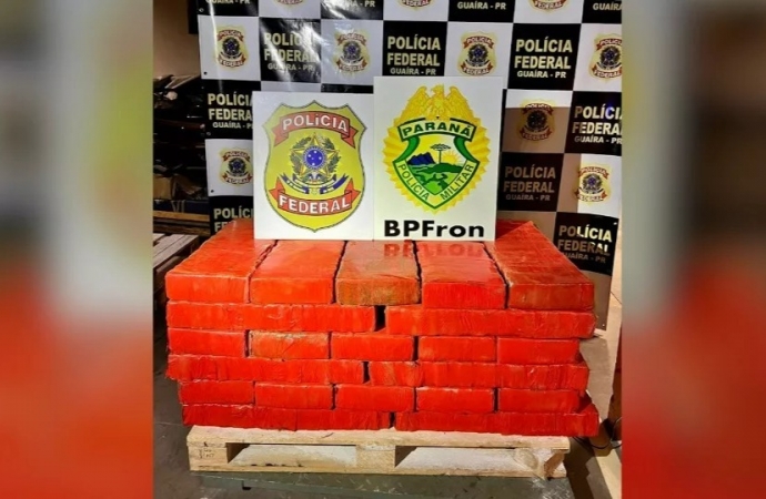 BPFron e Polícia Federal apreendem carro carregado com mais de 500 kg de drogas