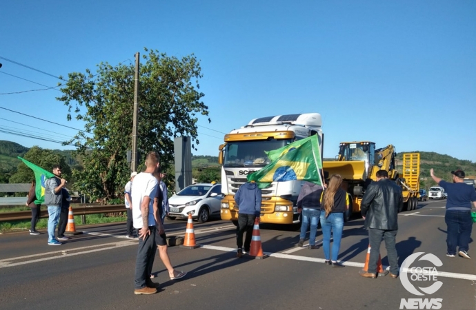 Atualizando: BR 277 volta a ser interditada em São Miguel do Iguaçu
