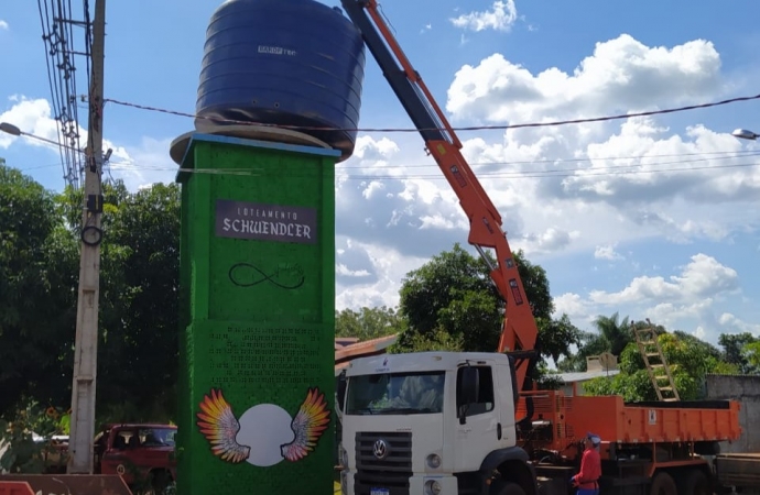 Caixa d’água de concreto com mais de 40 anos é substituída em Missal