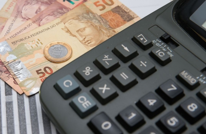 Caixa paga Auxílio Brasil a cadastrados com NIS final 8