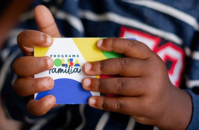 Caixa paga Bolsa Família a beneficiários com NIS de final 4