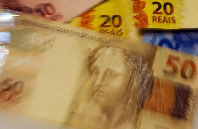 Caixa paga hoje Auxílio Brasil a cadastrados com NIS final 5
