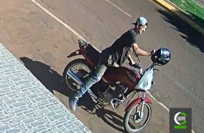 Câmera flagra furto de motocicleta em frente à lotérica em São José das Palmeiras