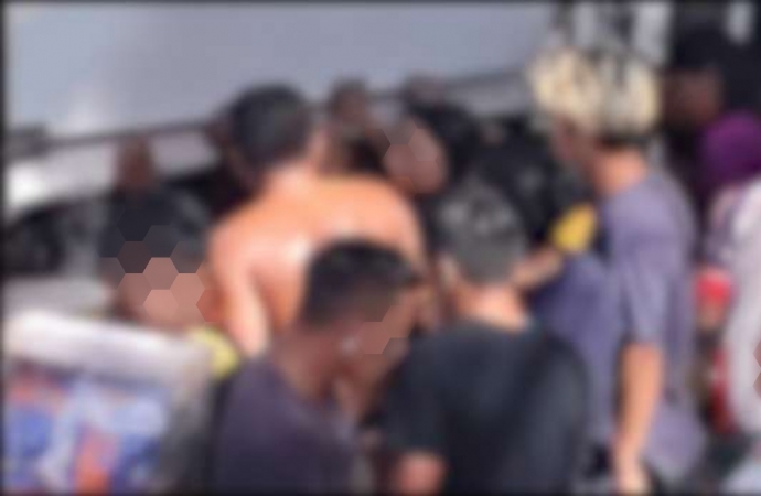 Caminhão carregado com 16 toneladas de frango é saqueado na BR 277