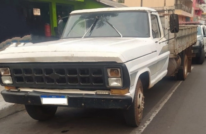 Caminhão furtado em Matelândia é recuperado pela Polícia Civil em Foz do Iguaçu